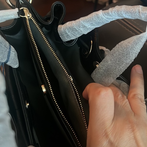 44 Cole Haan bucket bag - Picture 11 of 15